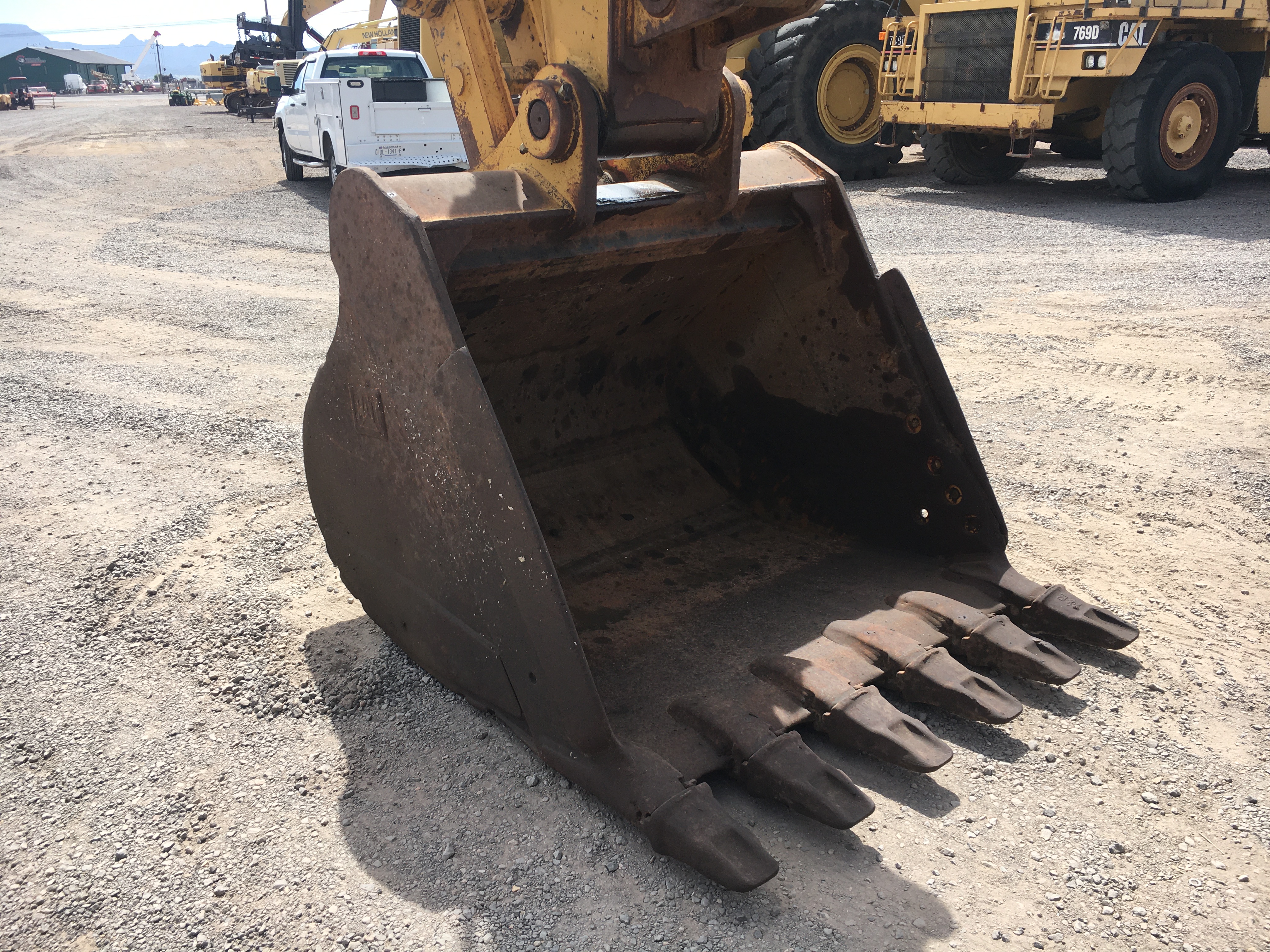 ./imagenes/INVOICE/2019/16303/EXCAVADORA CAT 330C (14).JPG